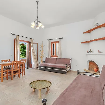 Anemonisia Skyrian Living סקירוס