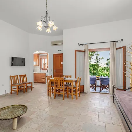 דירה Anemonisia Skyrian Living *