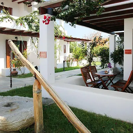 Anemonisia Skyrian Living דירה